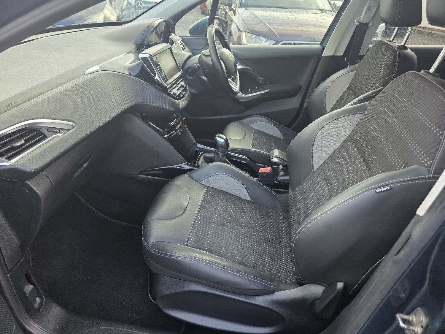 Used Peugeot 2008 2018 for sale - 76666175: Photo 11