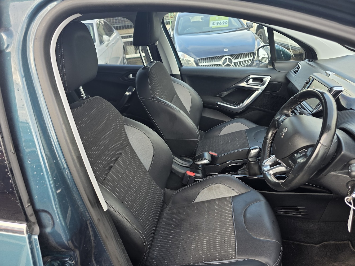 Used Peugeot 2008 2018 for sale - 76666175: Photo 9