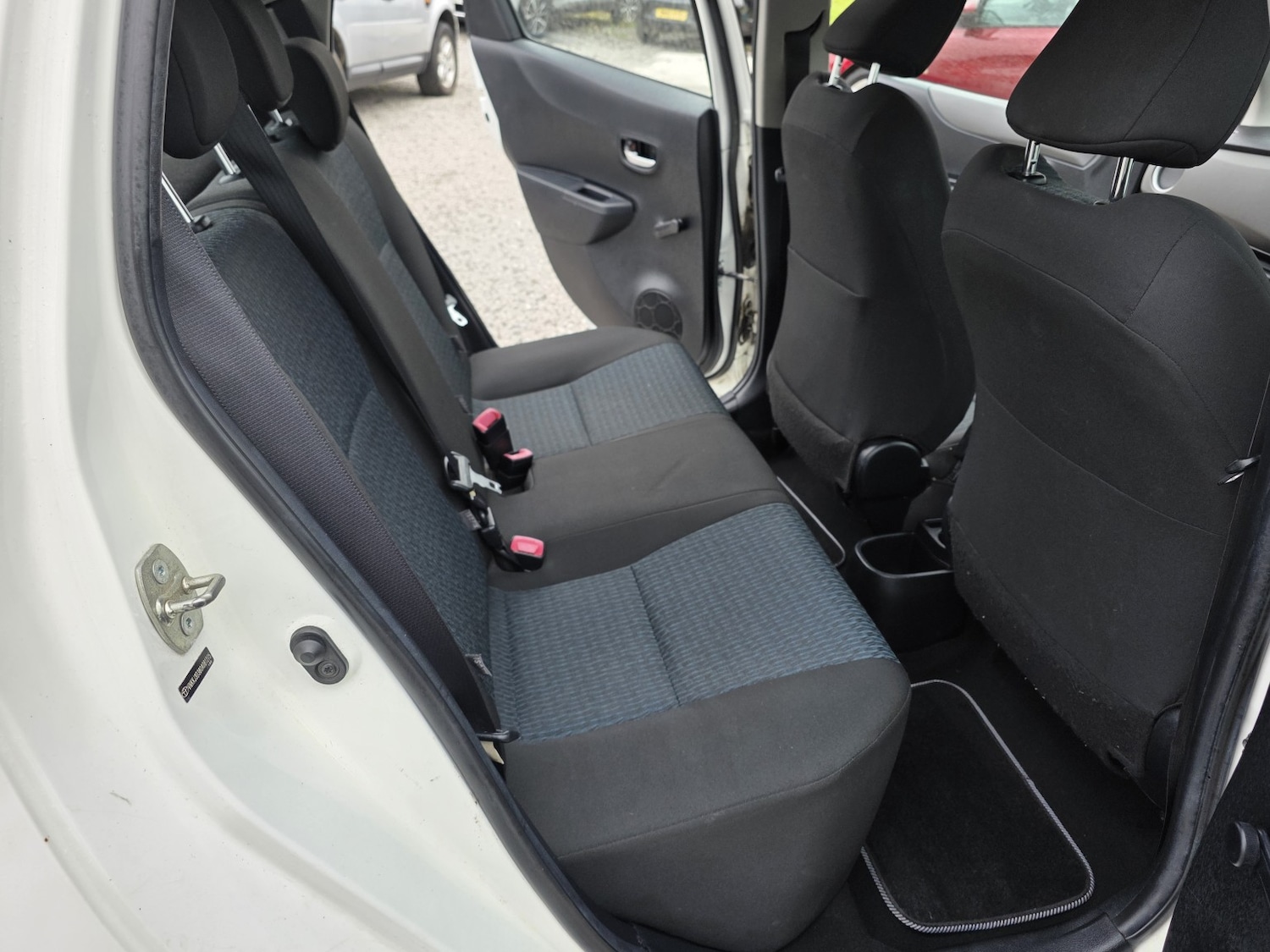 Used Toyota Yaris 2012 for sale - 76324843: Photo 10