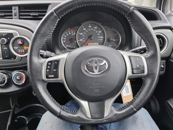 Used Toyota Yaris 2012 for sale - 76324843: Photo 15