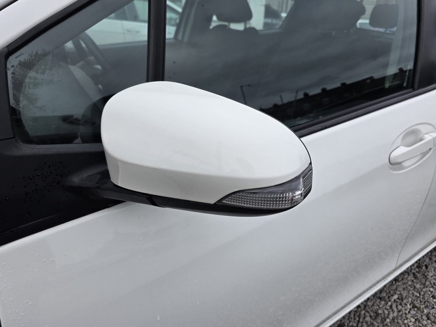 Used Toyota Yaris 2012 for sale - 76324843: Photo 26