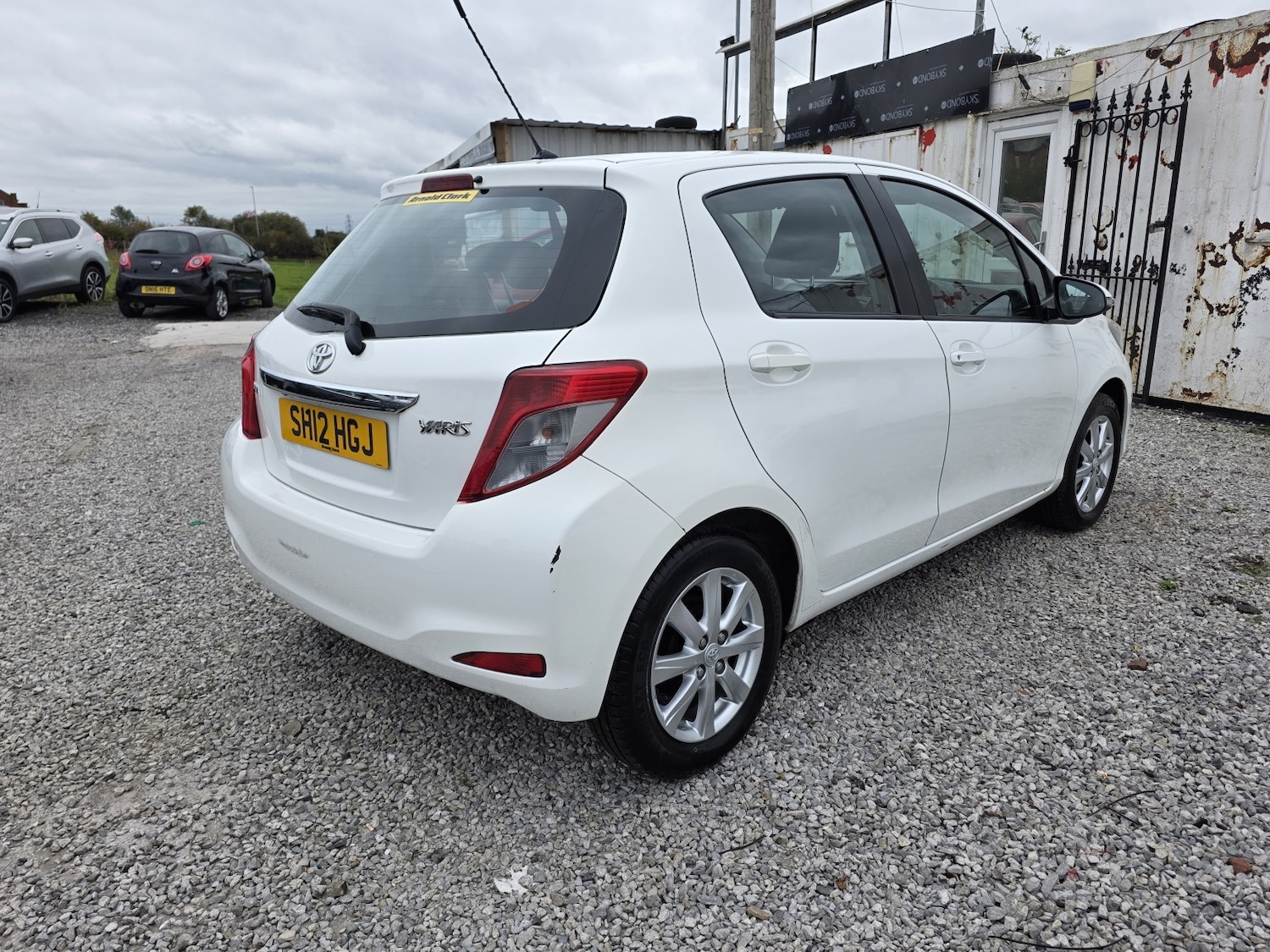 Used Toyota Yaris 2012 for sale - 76324843: Photo 6