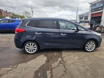 Used Kia Carens 2015 for sale - 78300509: Photo