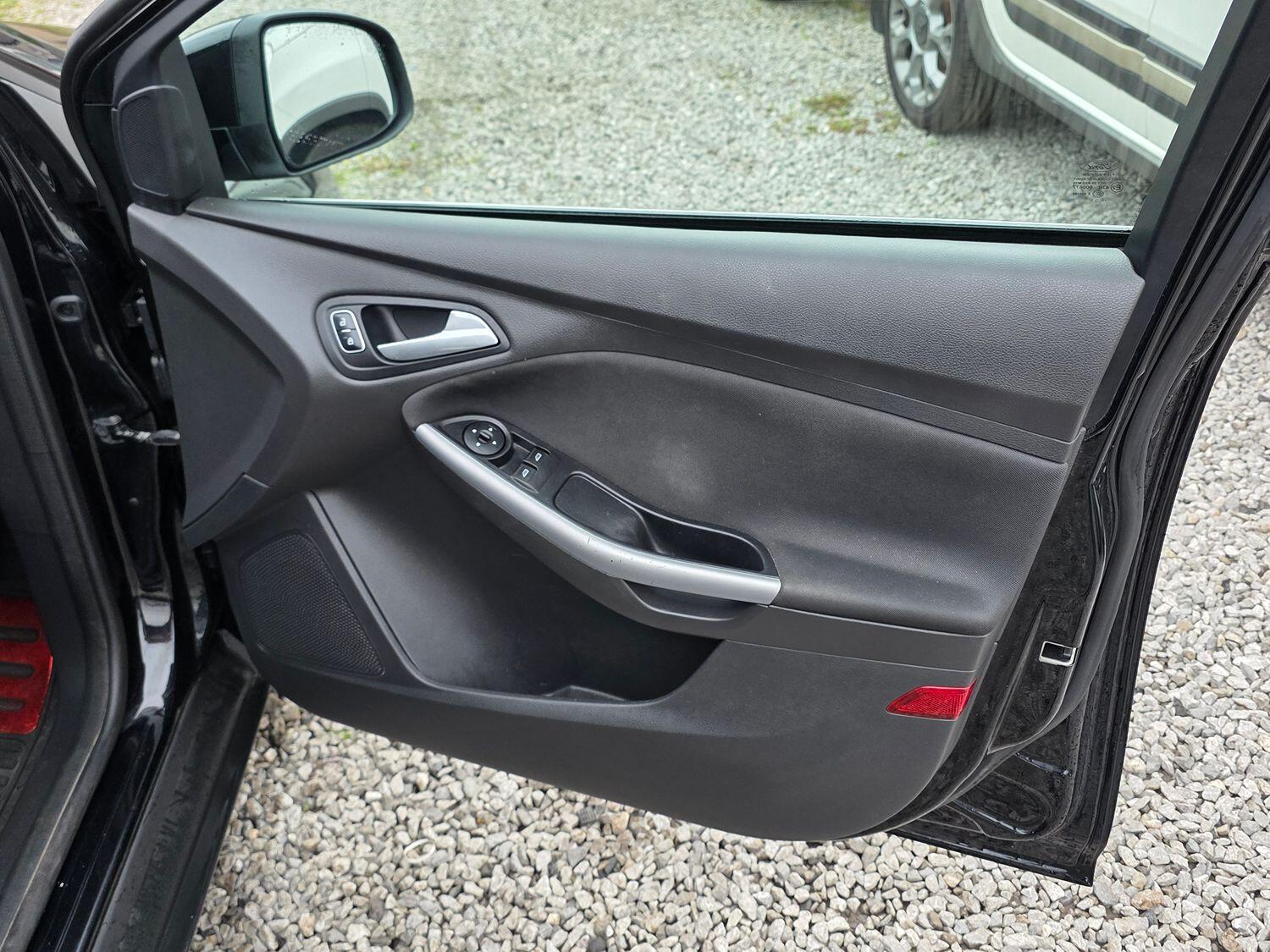 Used Ford Focus 2017 for sale - 76011409: Photo 11