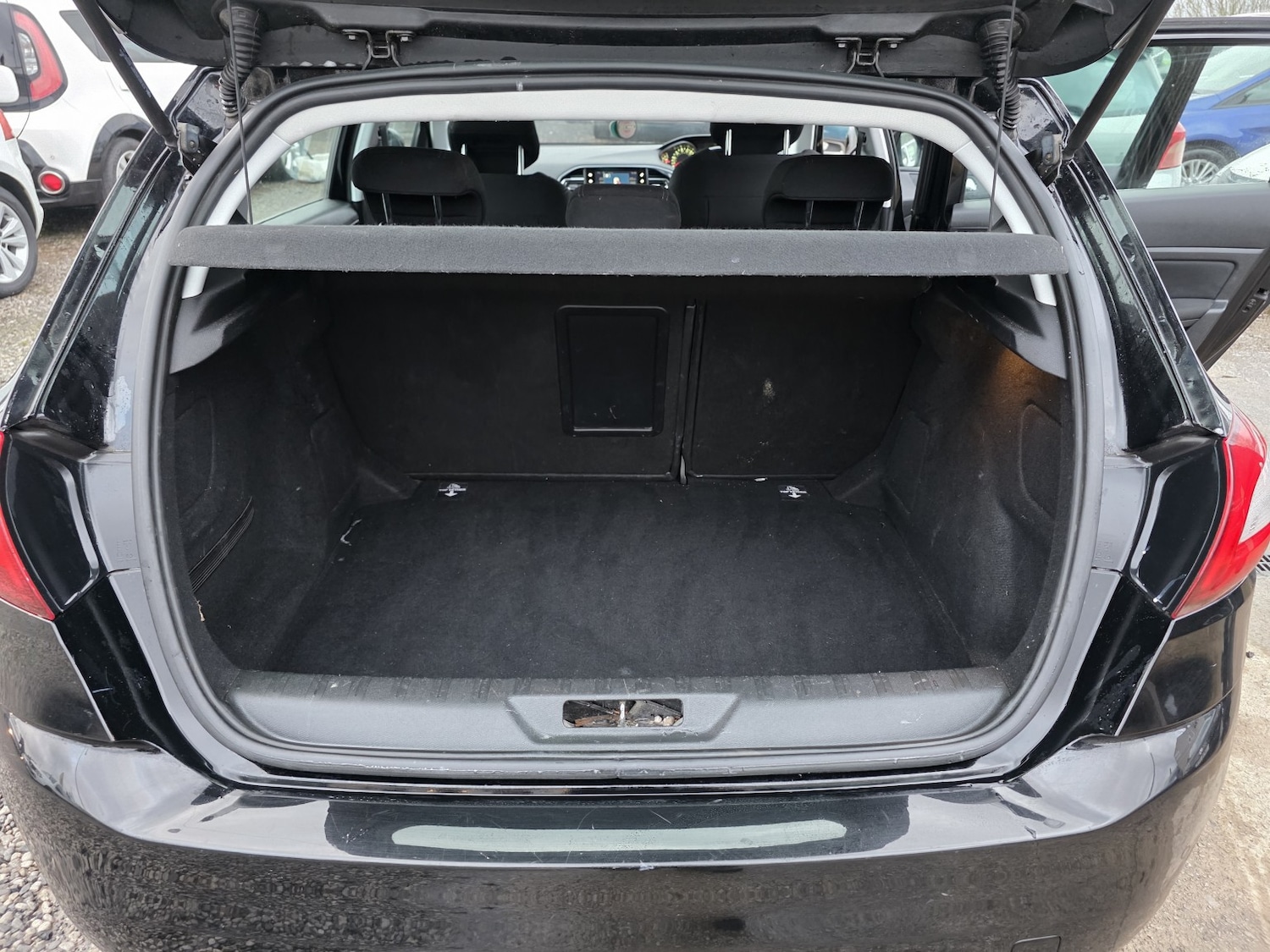 Used Peugeot 308 2017 for sale - 76785017: Photo 31