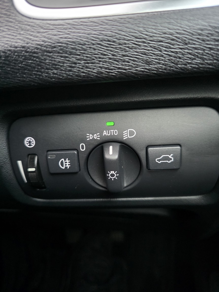 Used Volvo V40 2018 for sale - 77342580: Photo 22