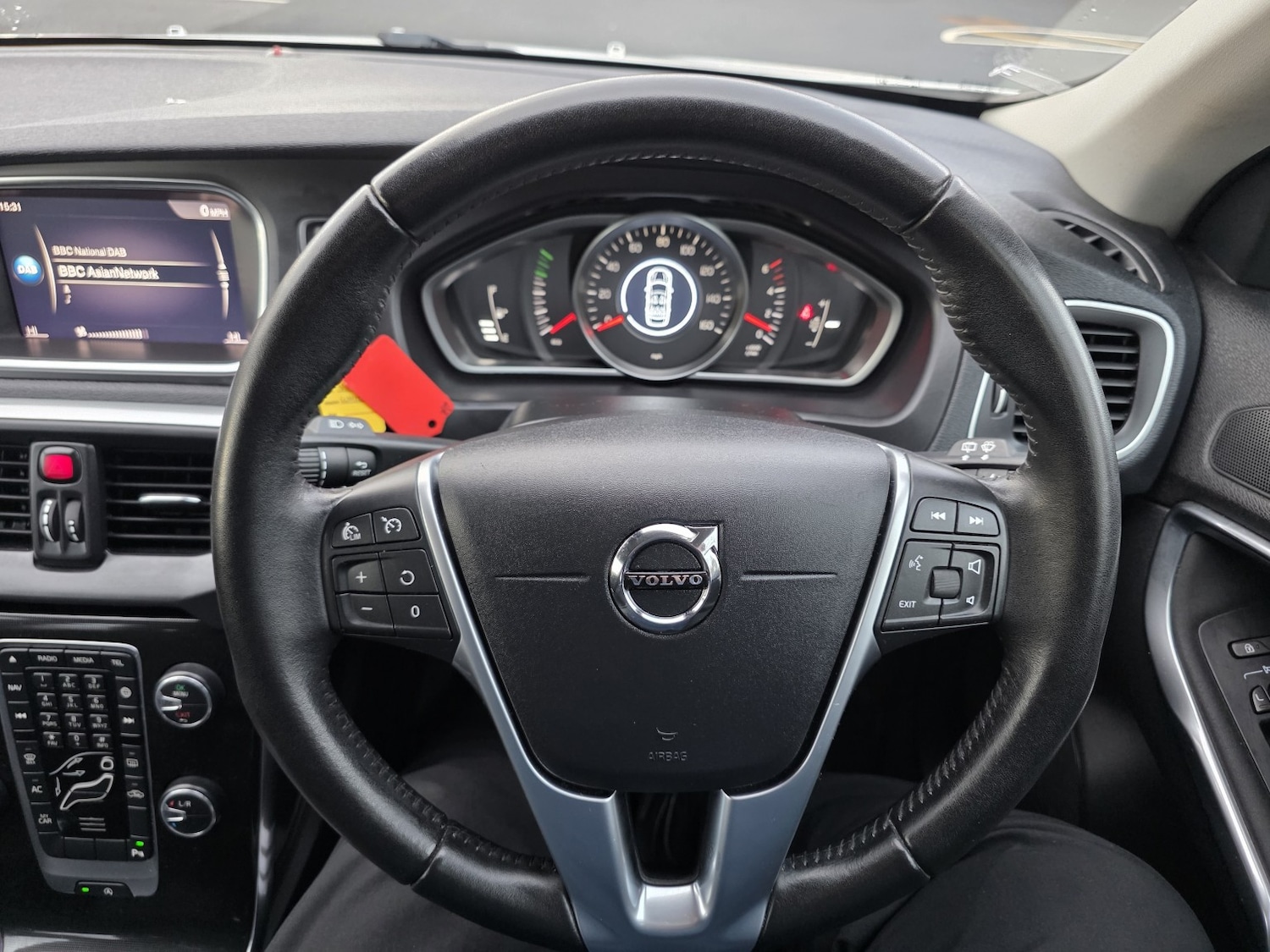 Used Volvo V40 2018 for sale - 77342580: Photo 25