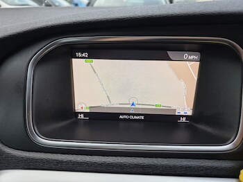 Used Volvo V40 2018 for sale - 77342580: Photo