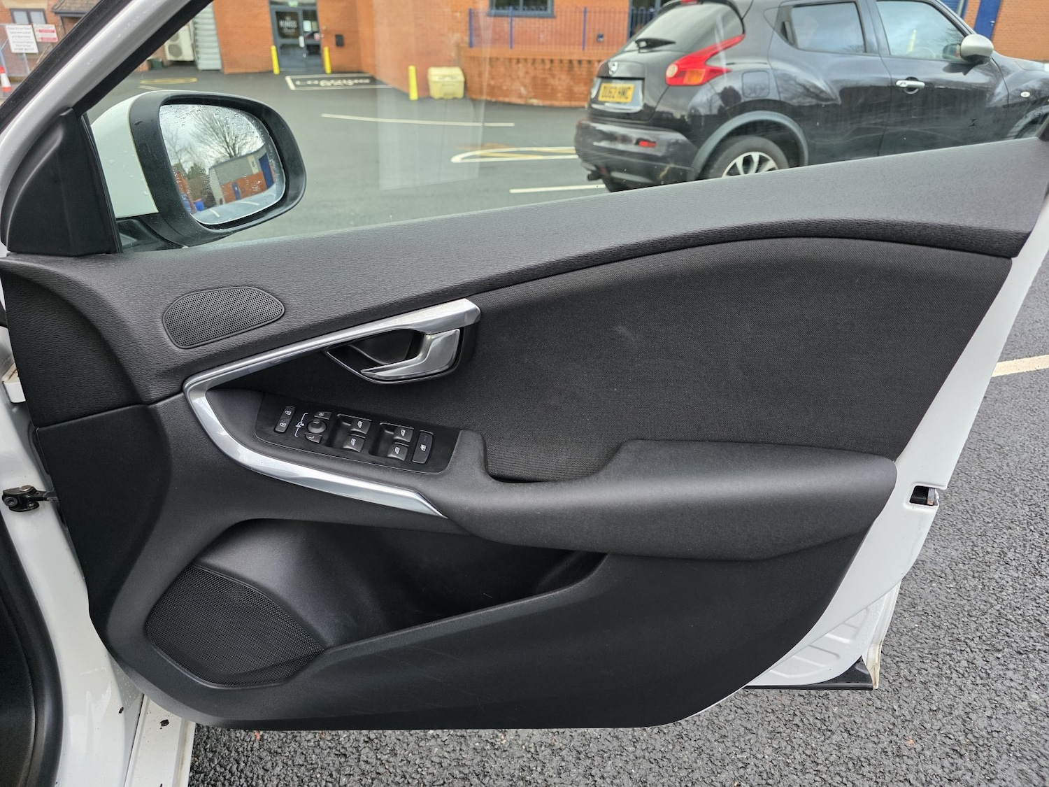 Used Volvo V40 2018 for sale - 77342580: Photo 42