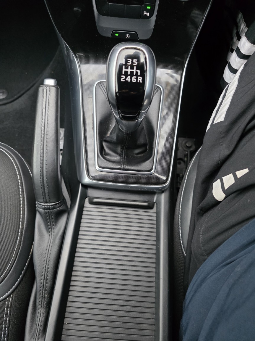 Used Volvo V40 2018 for sale - 77342580: Photo 47