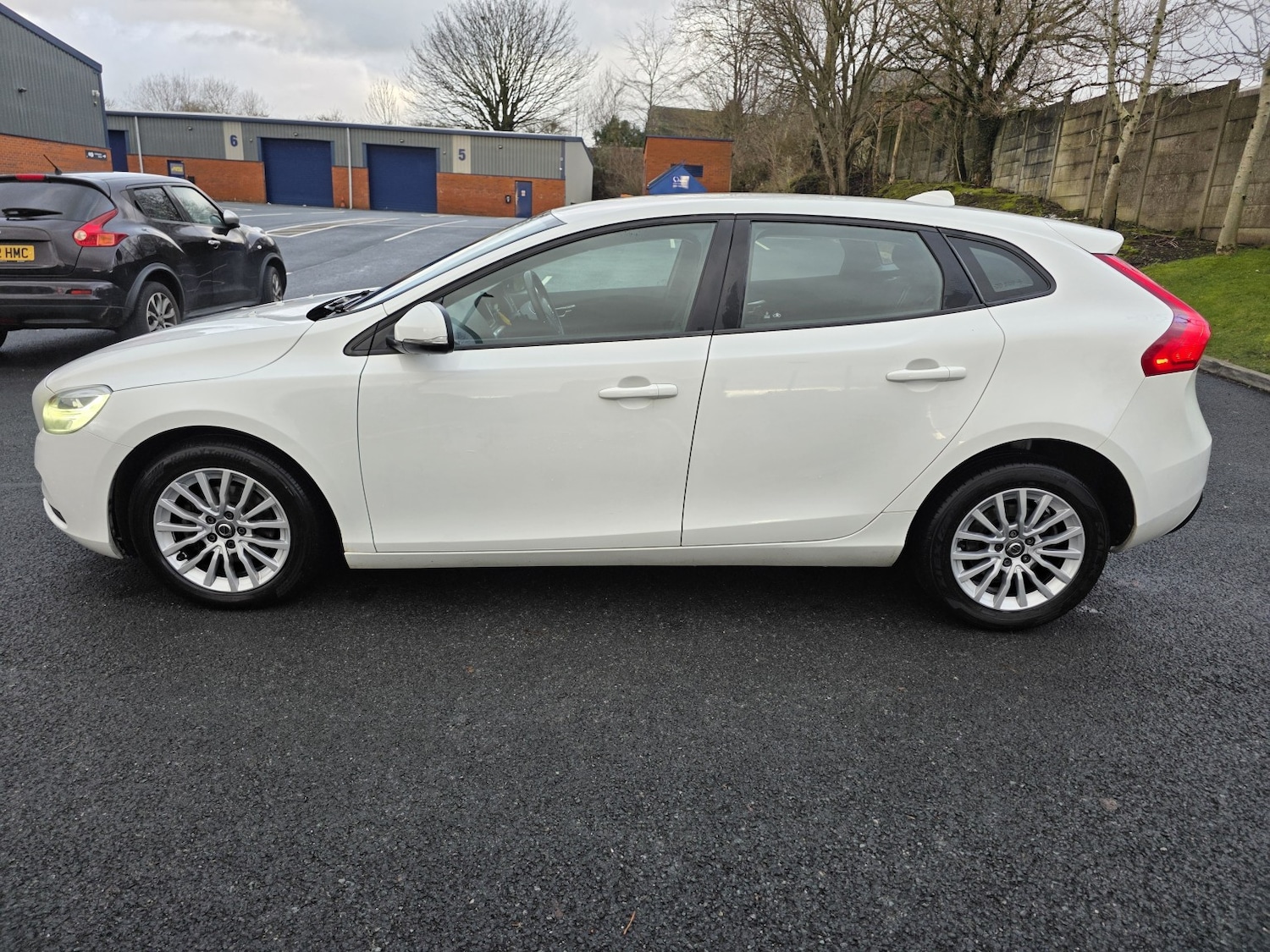 Used Volvo V40 2018 for sale - 77342580: Photo 5