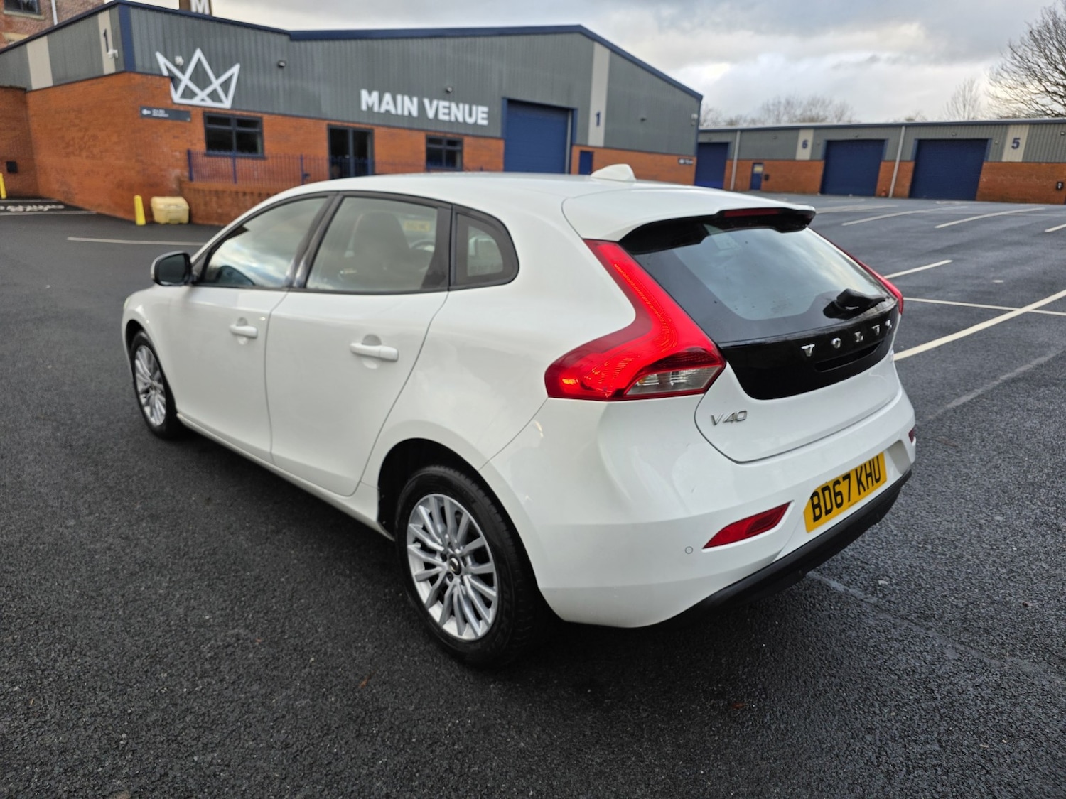 Used Volvo V40 2018 for sale - 77342580: Photo 8