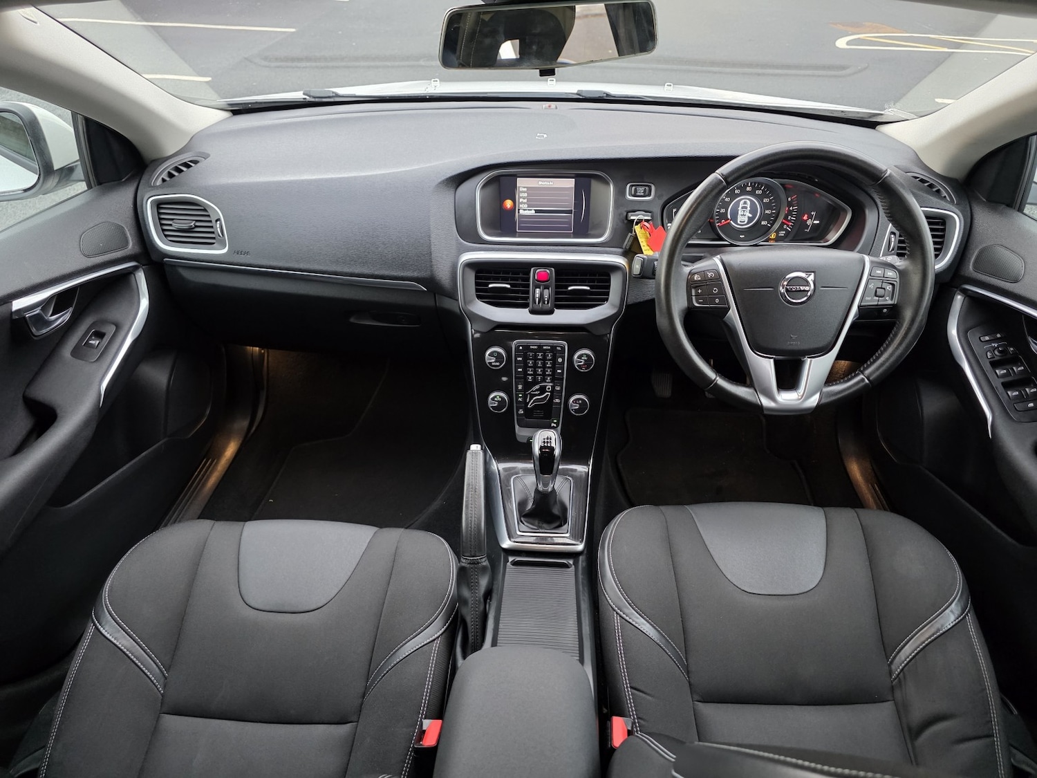 Used Volvo V40 2018 for sale - 77342580: Photo 9