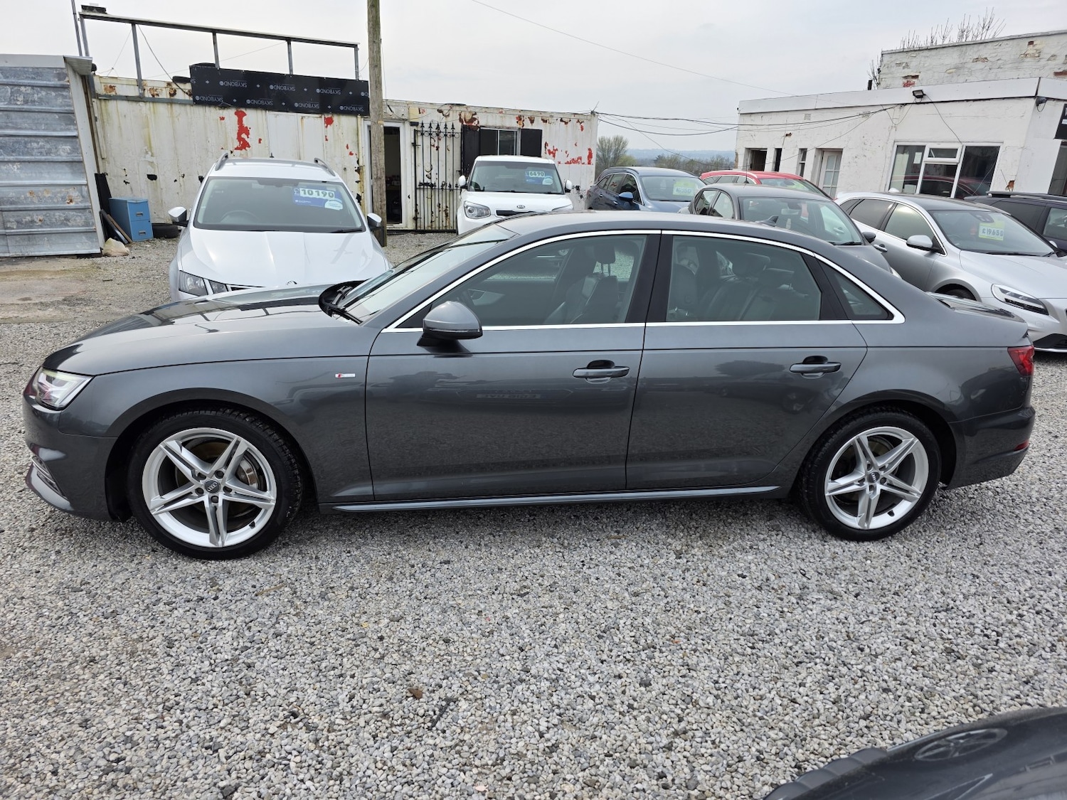 Used Audi A4 2017 for sale - 77981811: Photo 4