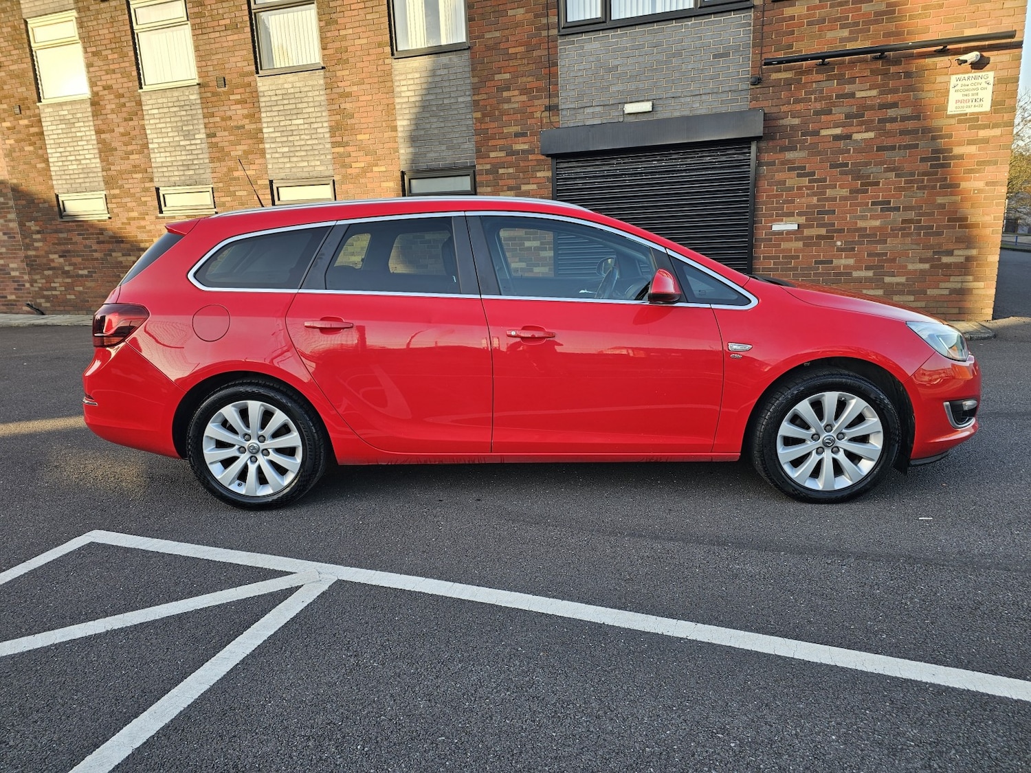 Used Vauxhall Astra 2014 for sale - 77750024: Photo 4