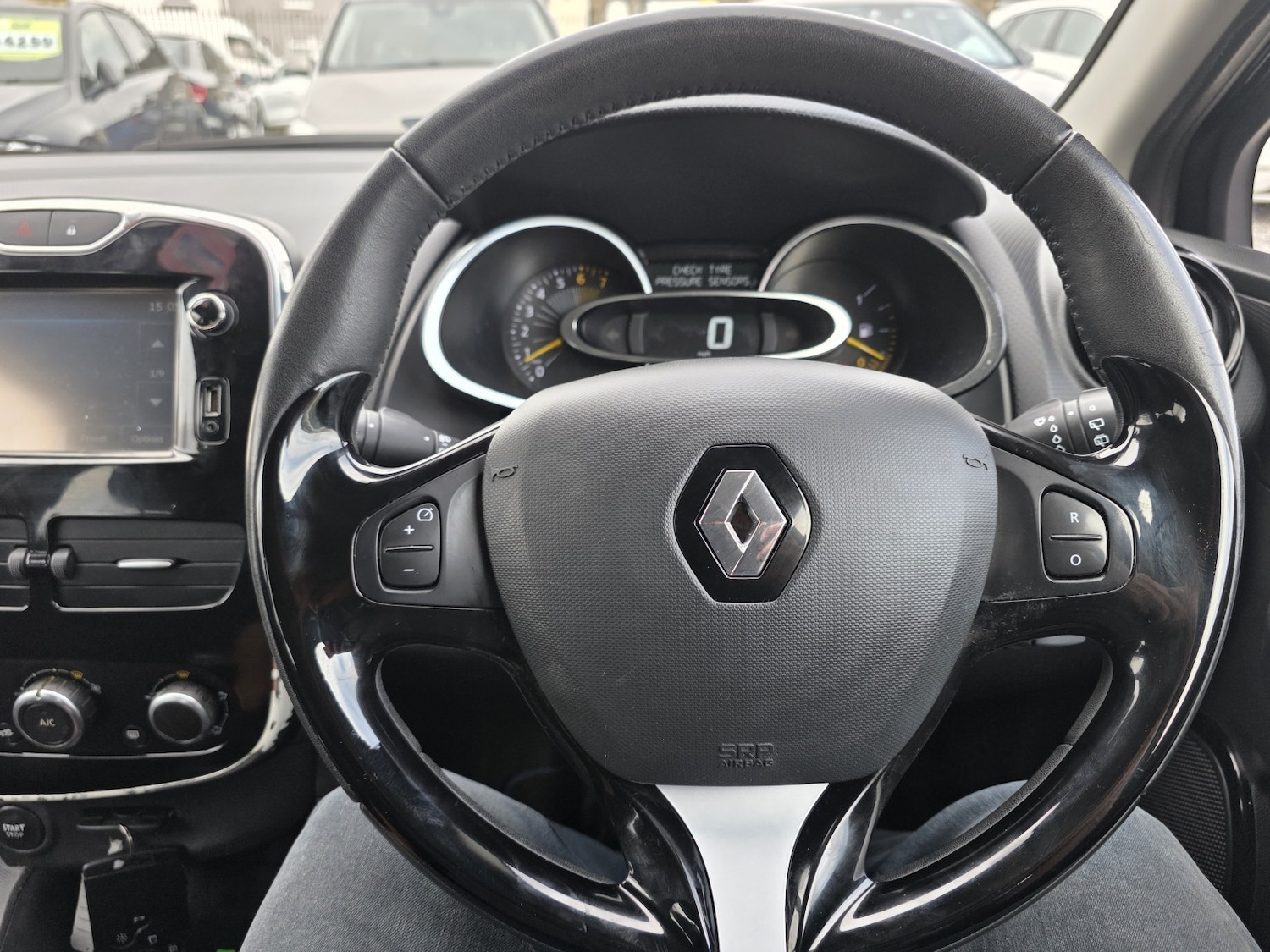 Used Renault Clio 2015 for sale - 78056910: Photo 16