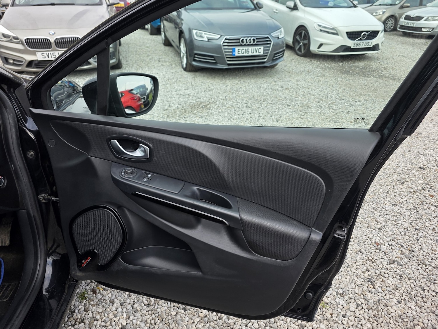 Used Renault Clio 2015 for sale - 78056910: Photo 19