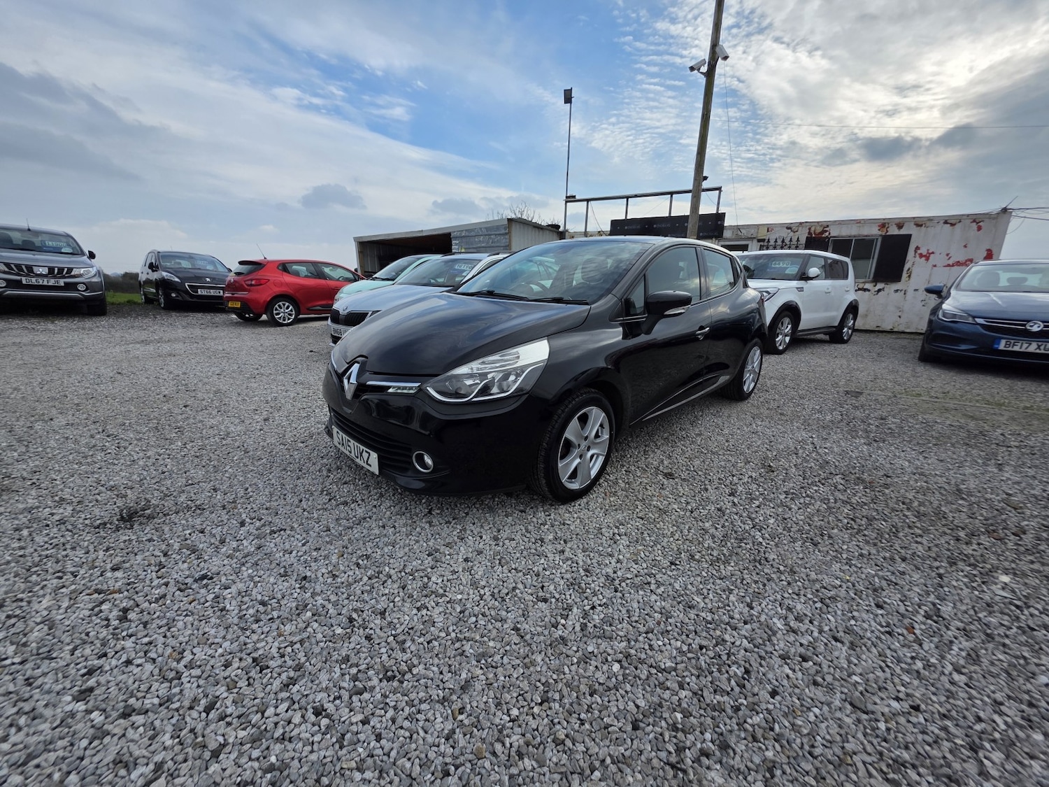 Used Renault Clio 2015 for sale - 78056910: Photo 2