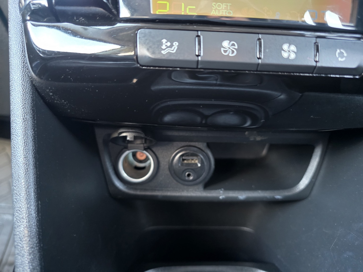 Used Peugeot 2008 2016 for sale - 77140756: Photo 16