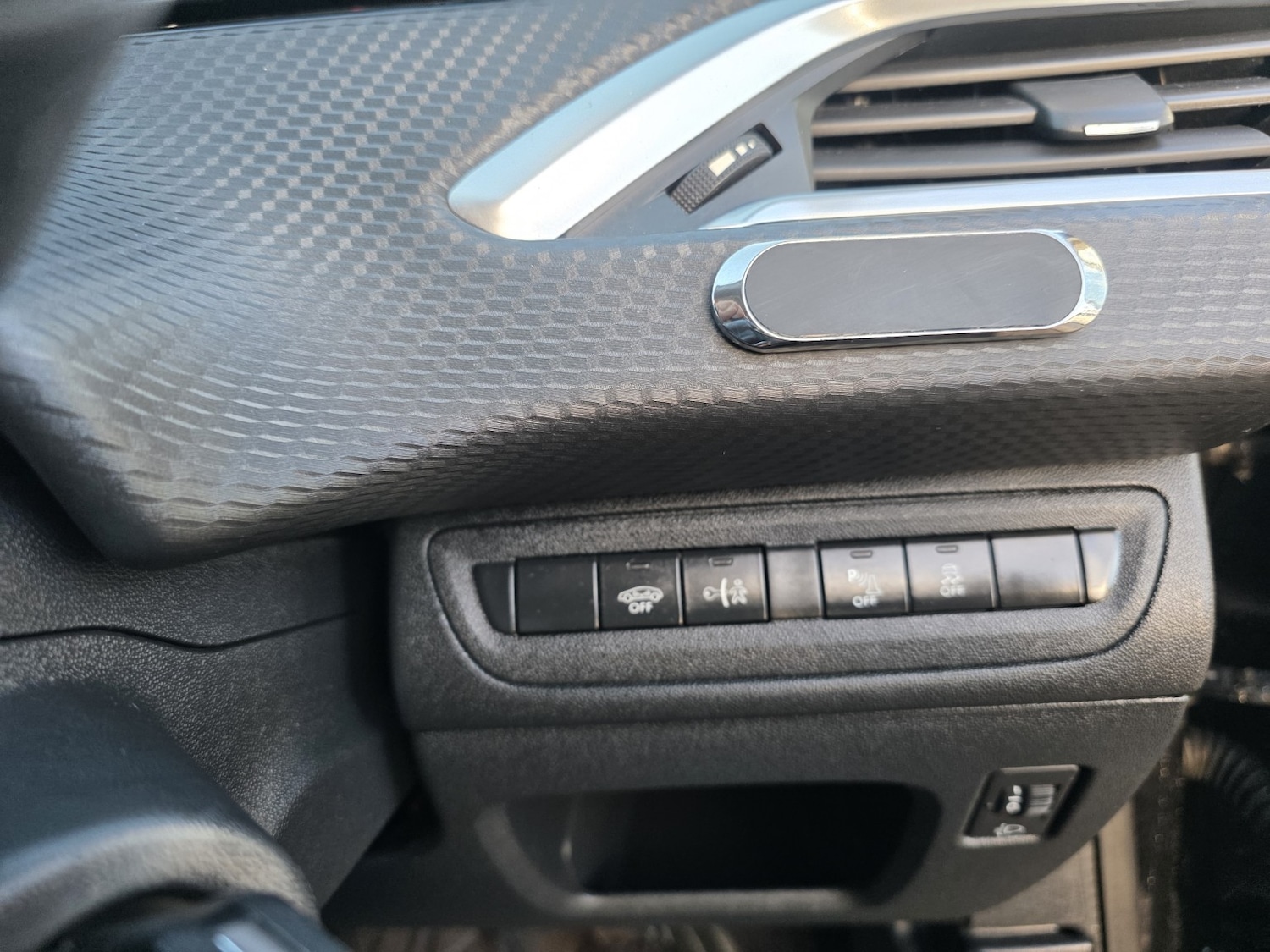 Used Peugeot 2008 2016 for sale - 77140756: Photo 19