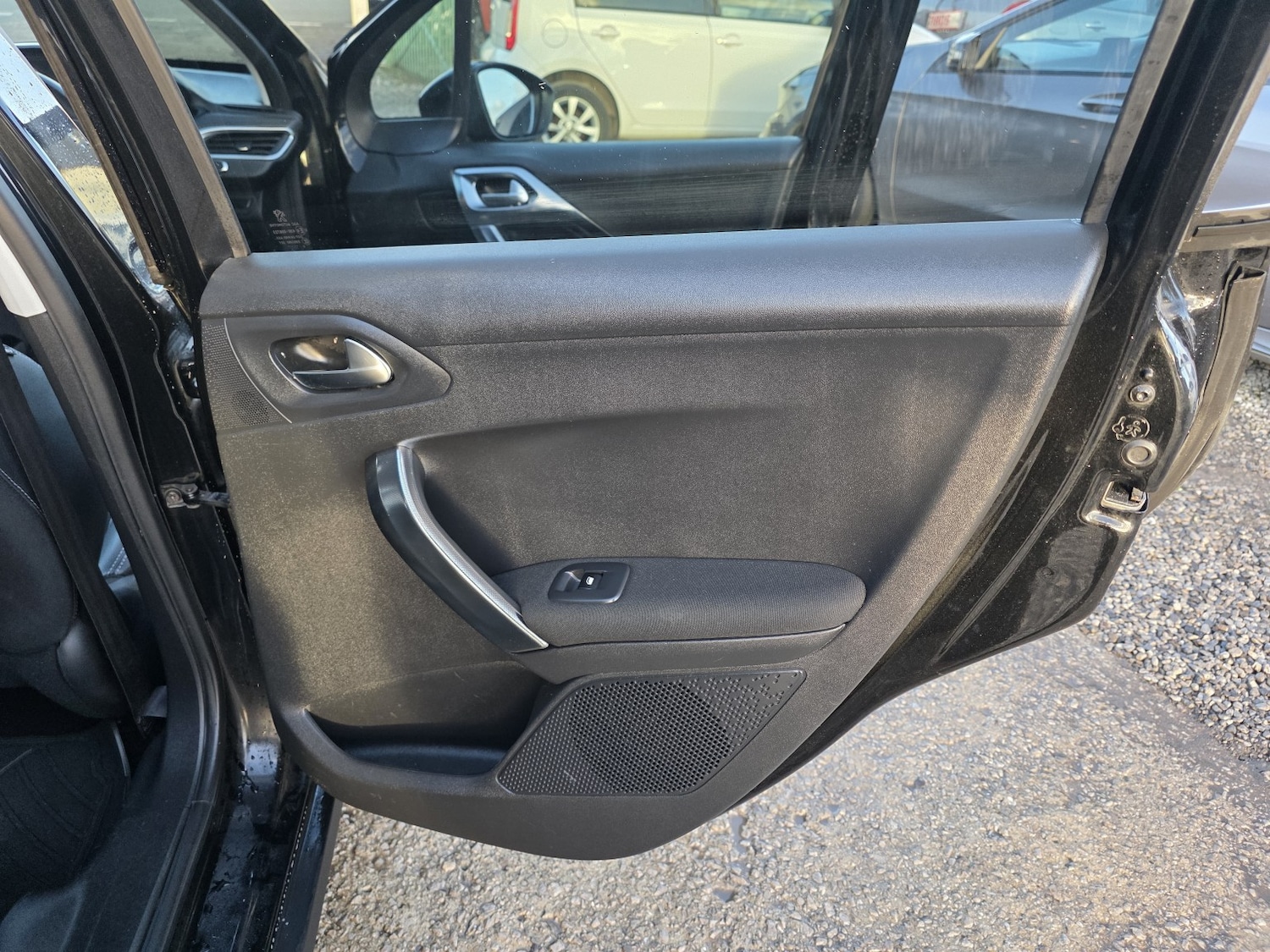 Used Peugeot 2008 2016 for sale - 77140756: Photo 27