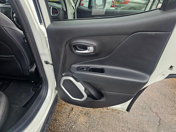 Used Jeep Renegade 2016 for sale - 75632821: Photo 15