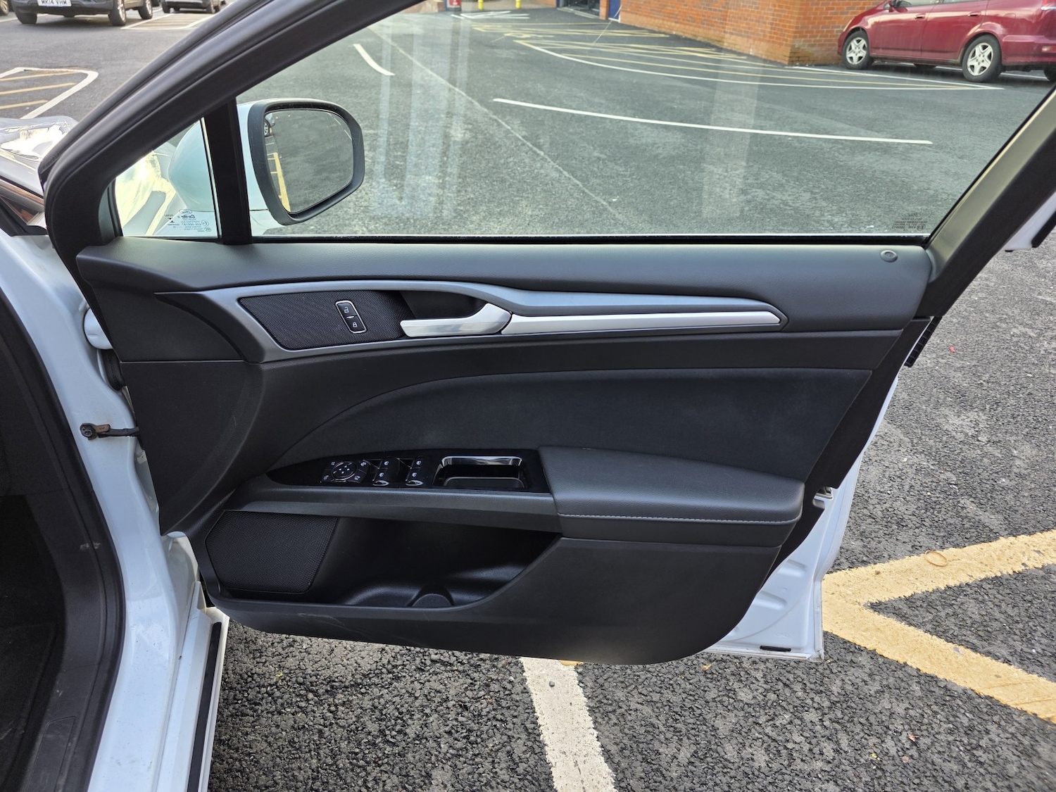 Used Ford Mondeo 2016 for sale - 77342576: Photo 28