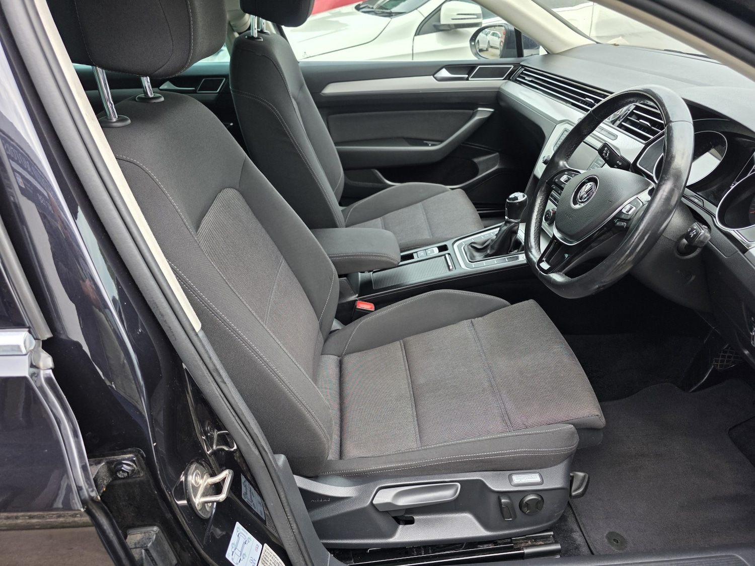 Used Volkswagen Passat 2016 for sale - 76041108: Photo 9