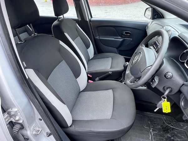 Used Dacia Sandero 2015 for sale - 72693688: Photo 9
