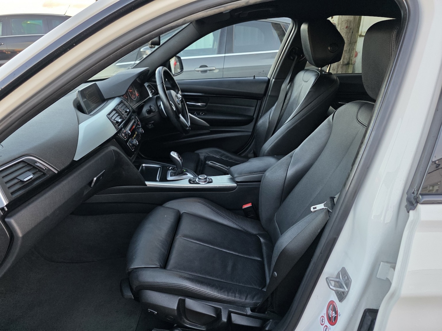 Used BMW 3 Series 2017 for sale - 76848732: Photo 11