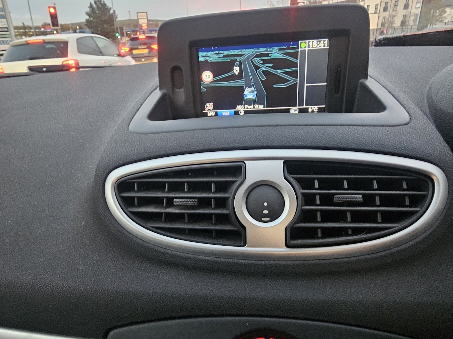 Used Renault Clio 2011 for sale - 76449389: Photo 16