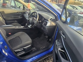 Used Toyota C-HR 2020 for sale - 76963370: Photo