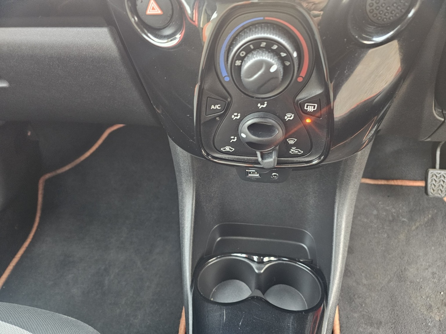 Used Toyota AYGO 2014 for sale - 77014814: Photo 35