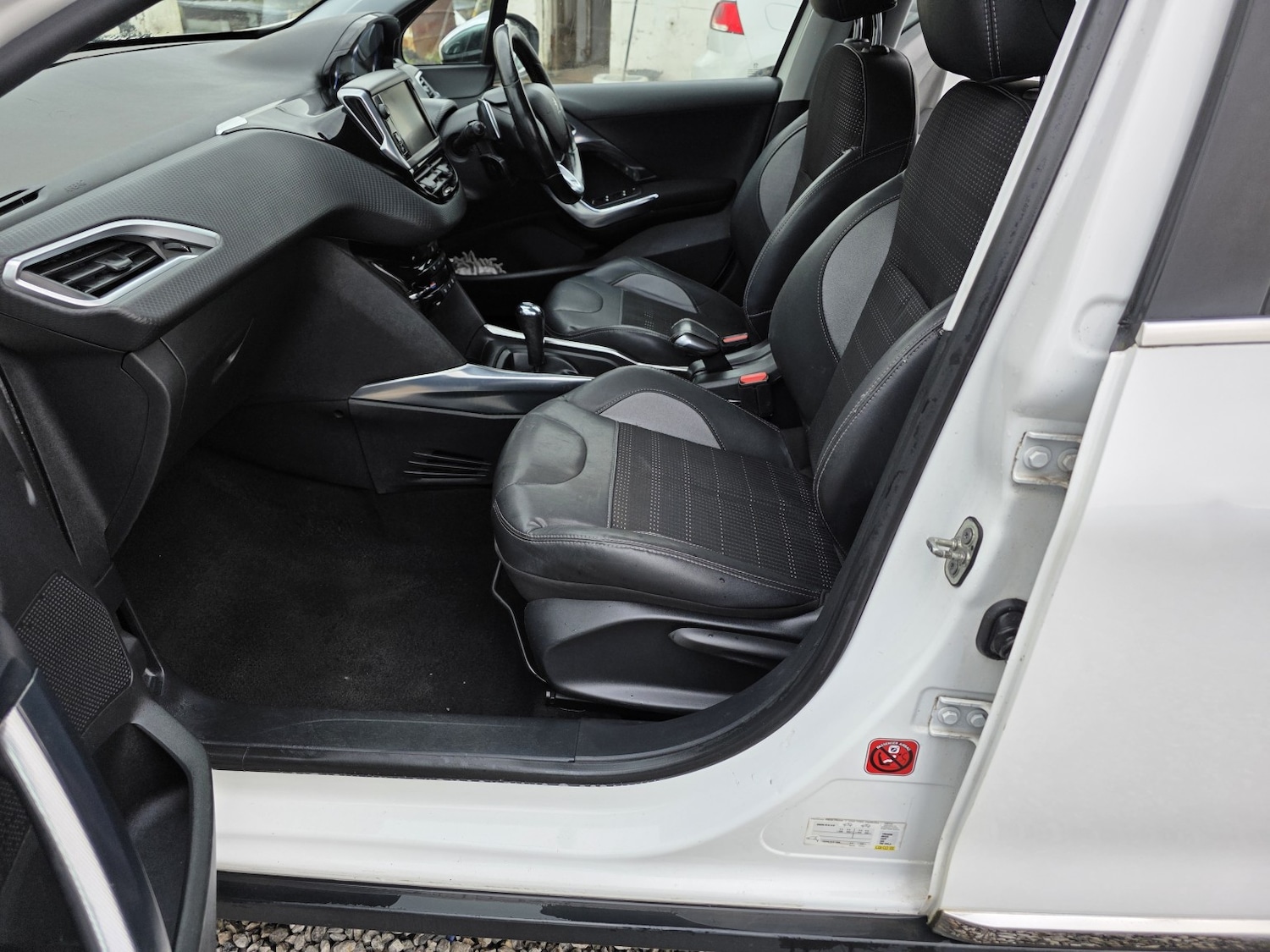 Used Peugeot 2008 2014 for sale - 76591507: Photo 11