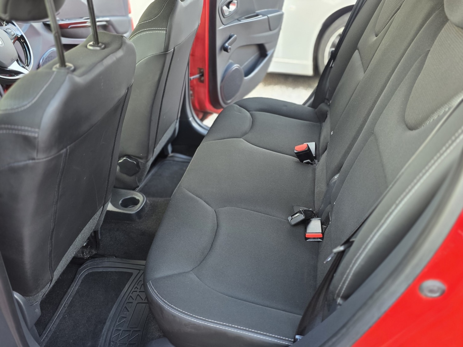 Used Renault Clio 2015 for sale - 76821614: Photo 12