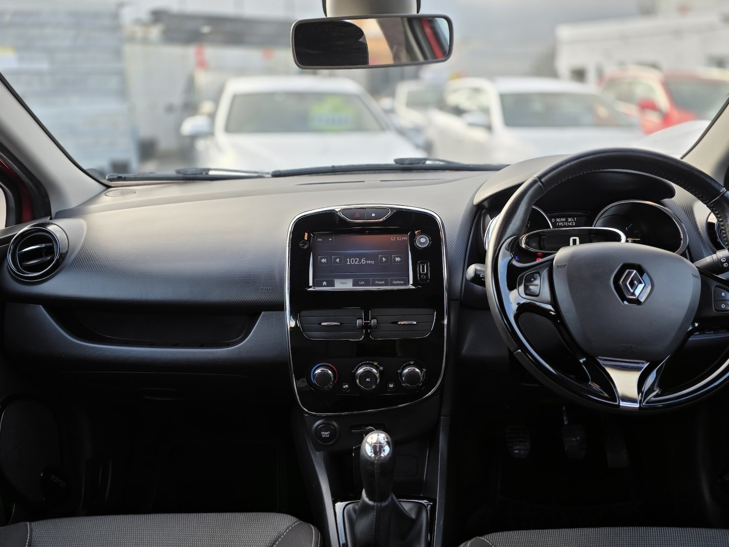 Used Renault Clio 2015 for sale - 76821614: Photo 14