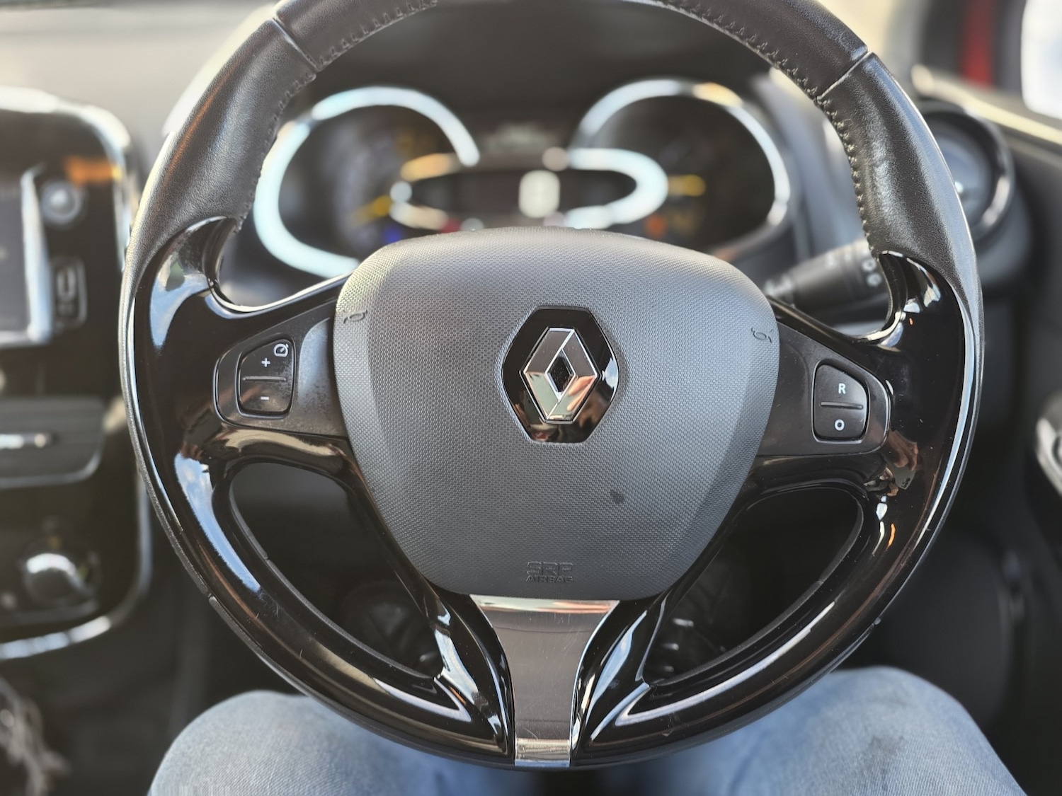 Used Renault Clio 2015 for sale - 76821614: Photo 15