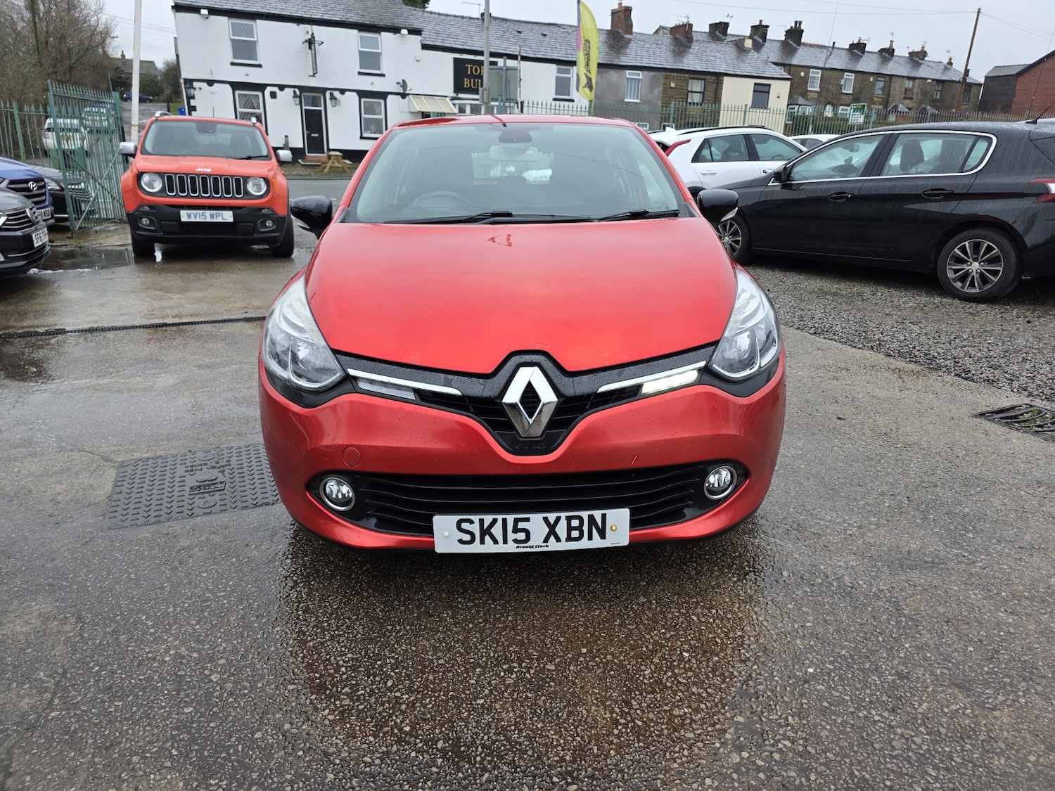 Used Renault Clio 2015 for sale - 76821614: Photo 2