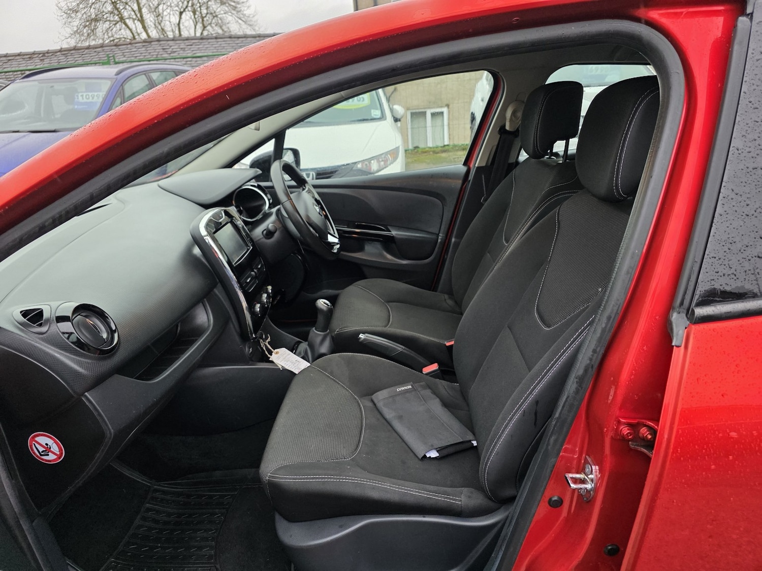 Used Renault Clio 2015 for sale - 76821614: Photo 31