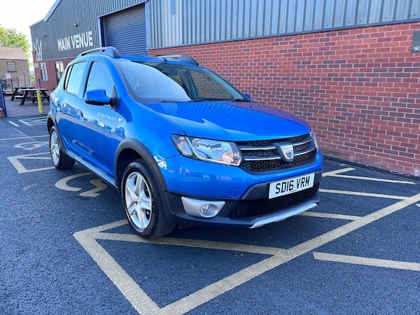 Used Dacia Sandero Stepway 2016 for sale - 74582405: Photo 2