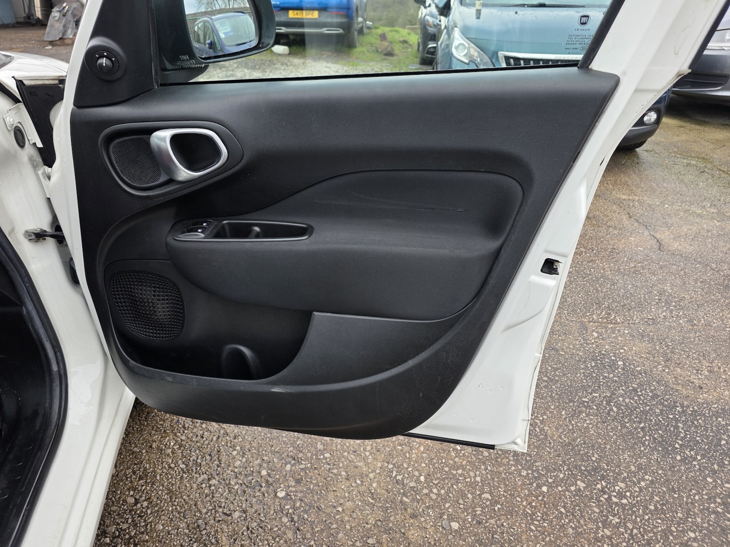 Used Fiat 500L 2016 for sale - 76821625: Photo 26