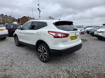 Used Nissan Qashqai 2017 for sale - 77649560: Photo