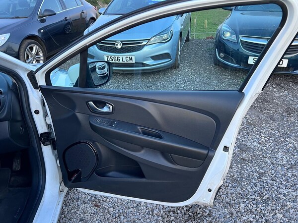 Used Renault Clio 2017 for sale - 74225564: Photo 19