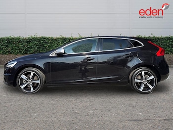 Used Volvo V40 2018 for sale - 79558757: Photo