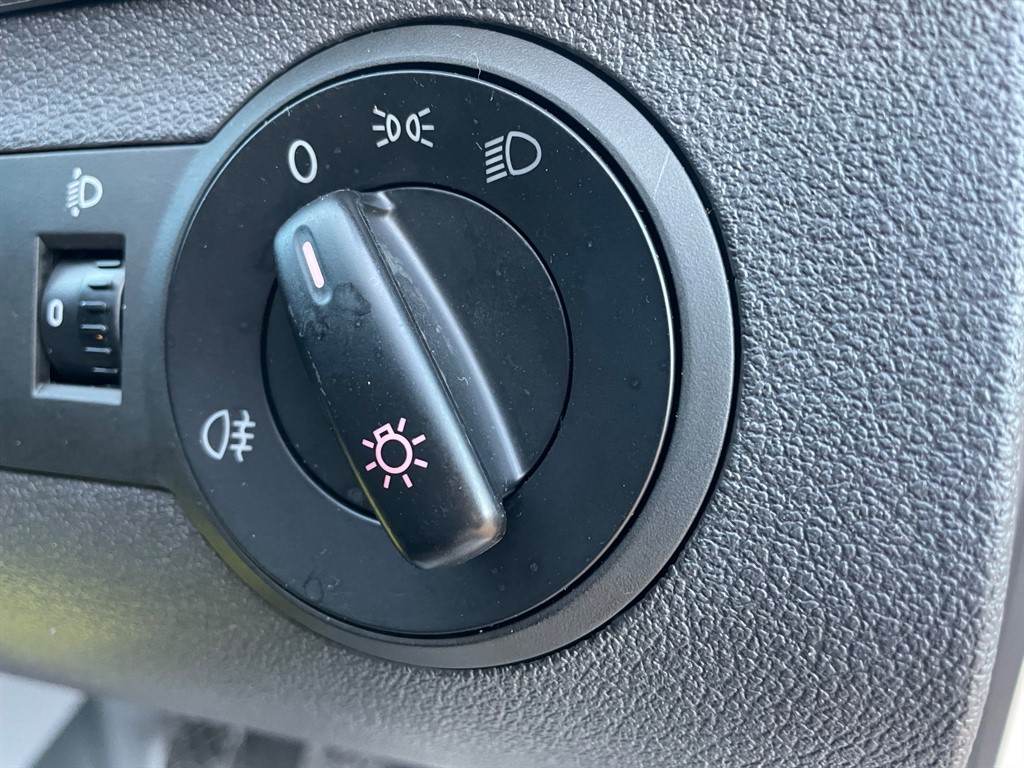 Used Volkswagen Caddy Maxi 2010 for sale - 77100583: Photo 32