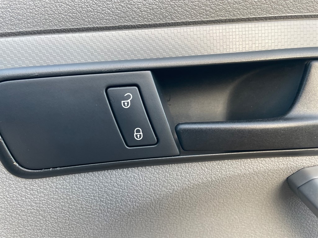 Used Volkswagen Caddy Maxi 2010 for sale - 77100583: Photo 37