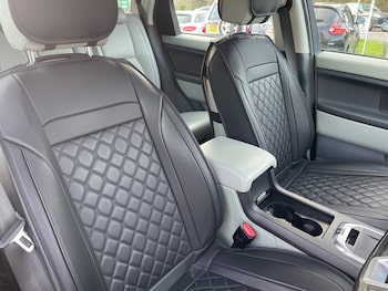 Used Land Rover Discovery Sport 2015 for sale - 77911523: Photo