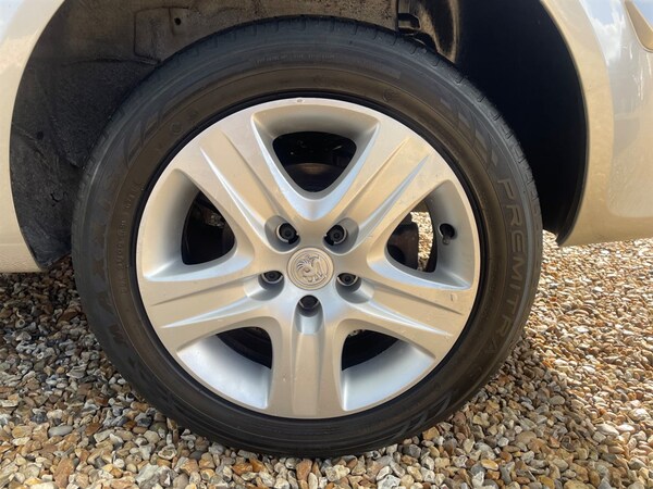 Used Vauxhall Astra 2010 for sale - 76290108: Photo 3
