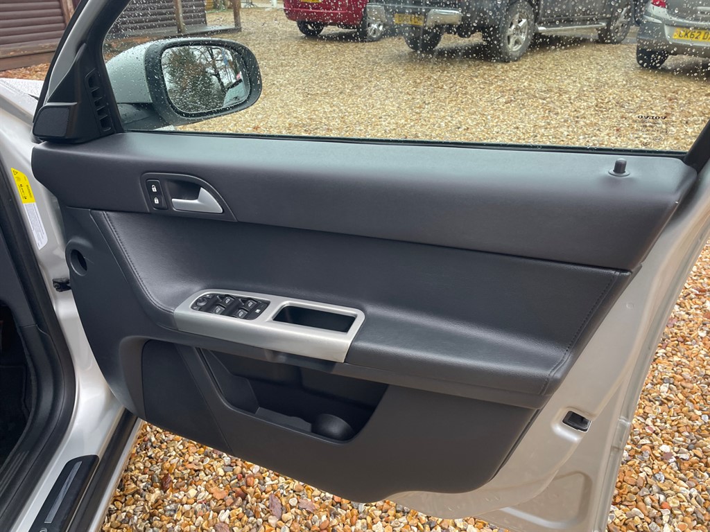 Used Volvo V50 2007 for sale - 76862016: Photo 12