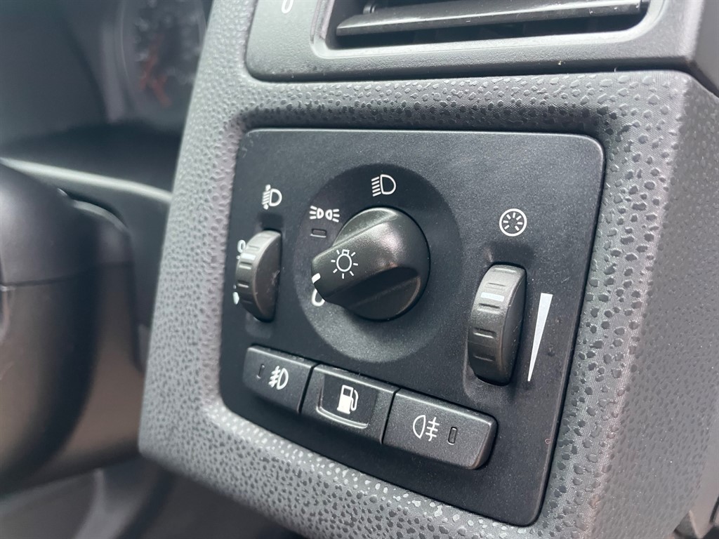 Used Volvo V50 2007 for sale - 76862016: Photo 18